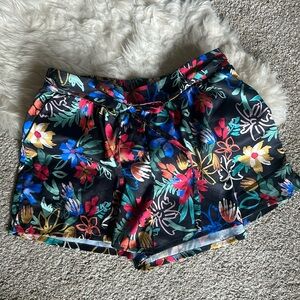 La Maison by Molly Bracken shorts NWT